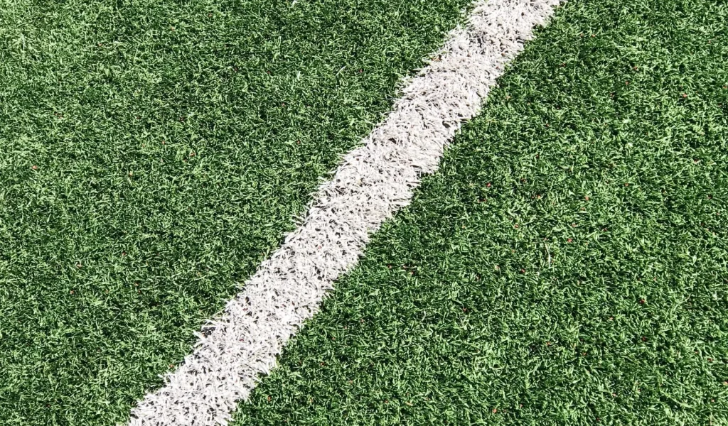 Manutenzione-verde-Manutenzione-campi-in-erba-sintetica